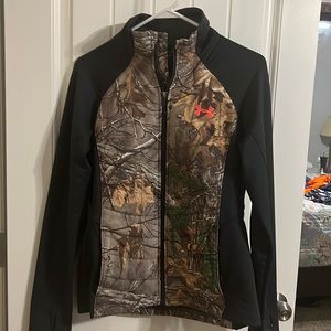 Ladies Under Armour Camo Zip up jacket